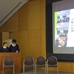 発表する県立農業高校の生徒＝加古川総合文化センター