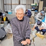 障害者の就労支援などの貢献が認められ「ヤマト福祉財団小倉昌男賞」を受けた久保田静子さん＝加古川市尾上町養田