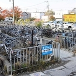 現在は駐輪場や公園となっているＪＲ宝殿駅南の元公会堂敷地＝加古川市米田町平津