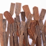 ＜こうこはく通信＞大量の人形　災い逃れる儀式に使用