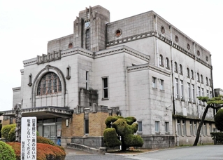 公募型プロポーザルの募集が始まった旧加古川図書館＝加古川市加古川町木村
