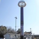 お披露目式で住民ら向けに公開されたスマートポール＝高砂市阿弥陀１