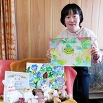 コープこうべ・ハピネスアート・コンテストで大賞に輝いた松本奈津子さん＝高砂市内