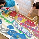 造形表現に取り組む園児たち＝加古川市東神吉町天下原（おおぞら保育園提供）