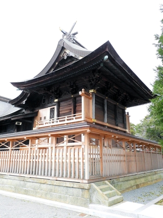 床下の梁から墨書きが見つかり、稲美町指定文化財に指定された国安天満神社の本殿＝同町国安