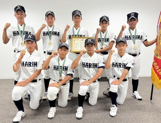全国大会に向けて意気込む播磨ボーイズの選手たち＝高砂市役所