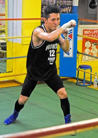 「日本王座に向けてとにかく勝ち続けるだけ」と語る湊義生選手＝加古川市別府町