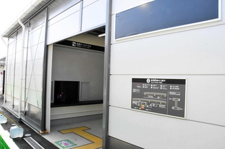 １２日の始発から供用が始まるＪＲ曽根駅の仮駅舎＝高砂市阿弥陀１