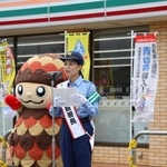 交通安全への思いを語る高砂署一日署長の小林祐梨子さん＝高砂市阿弥陀町阿弥陀