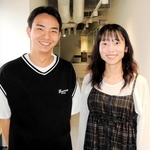 兵庫大教育学部の１期生として教員採用試験に合格した森聖裕さん（左）と児島愛奈さん＝加古川市平岡町新在家２