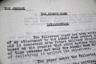 　「核兵器の将来性」について記された１９４５年８月２１日付のレナード・チェシャー氏の報告書＝７月、ロンドンの英国立公文書館（共同）