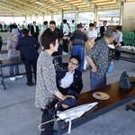 　鹿児島県霧島市で、参院選での石破首相の演説会場で行われた金属探知と手荷物検査＝７月