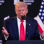 　１３日、ワシントンで発言するトランプ米大統領（ゲッティ＝共同）