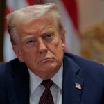 　閣議に出席したトランプ米大統領＝２６日、ワシントン（ゲッティ＝共同）