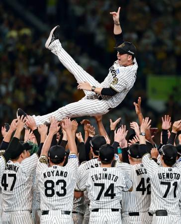 阪神タイガース　優勝記念　バラ売り不可 B_受注】2025 JERA セ・リーグ優勝記念 ビールかけTシャツ（黒