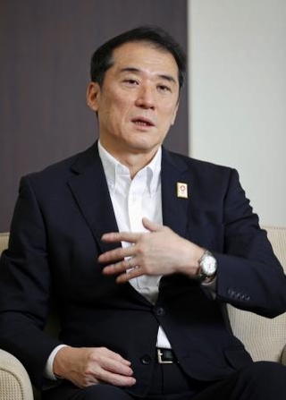 　インタビューに答えるりそな銀行の岩永省一社長