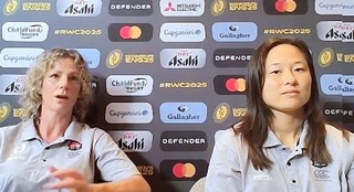 　オンラインで記者会見するラグビー女子日本代表の長田主将（右）とマッケンジー・ヘッドコーチ＝５日