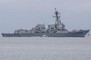 　中米パナマの国際埠頭に停泊する米海軍のミサイル駆逐艦サンプソン＝２日（ゲッティ＝共同）