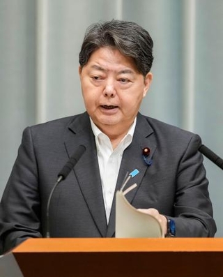 　記者会見する林官房長官＝９日午前、首相官邸