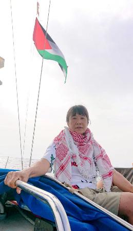 　ガザを目指すヨットに乗る安村美香子さん＝８日、地中海（本人提供、共同）