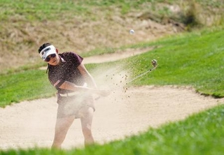 　最終ラウンド、通算１５アンダーで５位の岩井千怜＝ＴＰＣリバースベンド（共同）