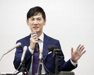 　記者会見する前広島県安芸高田市長の石丸伸二氏＝１６日午前、東京都港区