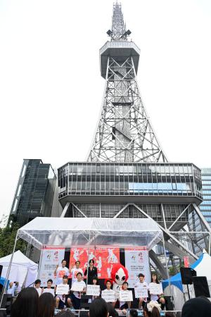 　名古屋市中心部で開かれた、アジア大会開幕まで１年を切ったことを記念したセレモニー＝２０日午前
