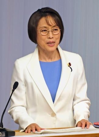 　講演する共産党の田村委員長＝２３日午後、東京都渋谷区の党本部