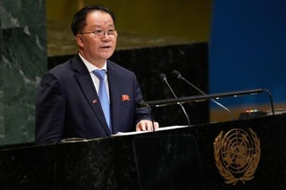　国連で演説する北朝鮮の金先敬外務次官＝２９日、ニューヨーク（ＡＰ＝共同）