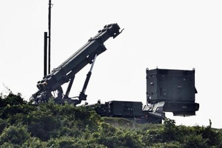 　航空自衛隊宮古島分屯基地に展開する地対空誘導弾パトリオット（ＰＡＣ３）＝２０２３年、沖縄県宮古島市