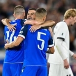 　ドイツに勝って喜ぶスロバキアの選手ら＝４日（ＡＰ＝共同）