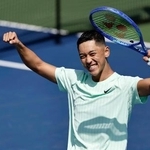 　車いすの部男子シングルスで決勝進出を決め、喜ぶ小田凱人＝ニューヨーク（共同）