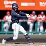 　キューバ戦の５回、横山が適時打を放つ＝沖縄セルラー