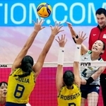 　ブラジルとの３位決定戦でスパイクを放つ石川（４）＝バンコク（ＡＰ＝共同）