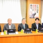 　自民党の総務会に臨む（左から）木原選対委員長、鈴木総務会長、森山幹事長、小野寺政調会長ら。総裁選は国会議員と党員・党友が投票に参加する形式に決めた＝９日午前、東京・永田町の党本部