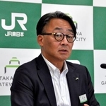 　記者会見するＪＲ東日本の喜勢陽一社長＝９日午後、東京都渋谷区