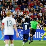 　日本-米国　後半、米国のバログン（２０）に２点目のゴールを決められる日本。ＧＫ大迫＝コロンバス（共同）