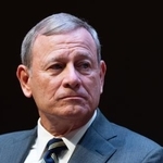 　米ワシントンで講演する最高裁のロバーツ長官＝５月（ＡＰ＝共同）