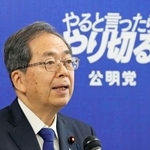 　記者会見する公明党の斉藤代表＝１２日午前、国会