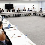 　「日本版ＤＢＳ」の運用指針の策定に向けた中間取りまとめ案を示したこども家庭庁の有識者検討会＝１２日午後、こども家庭庁