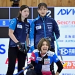 　ＳＣ軽井沢クとの決勝第２戦、指示を出すフォルティウスの吉村（手前）＝稚内市みどりスポーツパーク