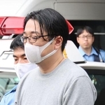 　石田親一容疑者＝１６日午前８時２０分ごろ、警視庁野方署
