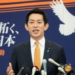 　記者会見で、自民党総裁選への立候補を表明する小林元経済安保相＝１６日午後、国会
