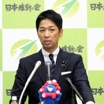 　記者会見する日本維新の会の藤田共同代表＝１７日午後、国会
