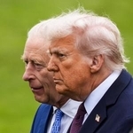 　１７日、英国を国賓訪問したトランプ米大統領（右）＝ロンドン郊外のウィンザー城（ゲッティ＝共同）
