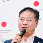 　スポーツ庁長官に就任が決まり、記者会見する河合純一氏＝１９日午後、東京都中央区