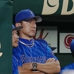 　９回、試合を見守るＤｅＮＡ・三浦監督＝甲子園
