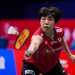 　バドミントンの中国マスターズ、準々決勝でインドネシア選手と対戦する山口茜＝１９日、深セン（ゲッティ＝共同）