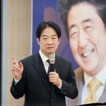 　国立政治大の安倍晋三研究センター設立大会であいさつする台湾の頼清徳総統＝２１日、台北（共同）
