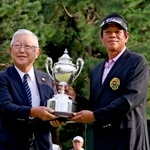 　初優勝したタイのサマヌーン・スリロット（右）＝神奈川県相模原ＧＣ